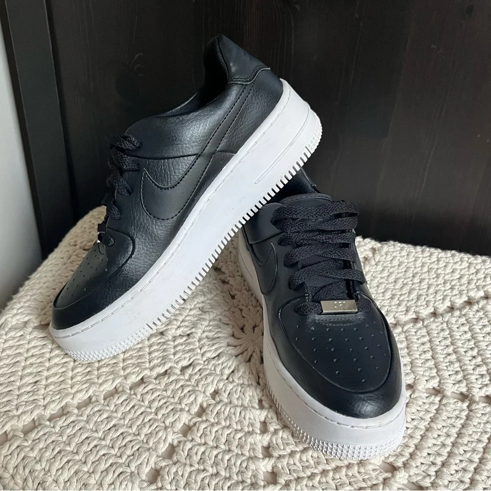 Nike Air Force 1‎ Sage Low Women's Size 6.5 Sneakers Black White AR5339-002